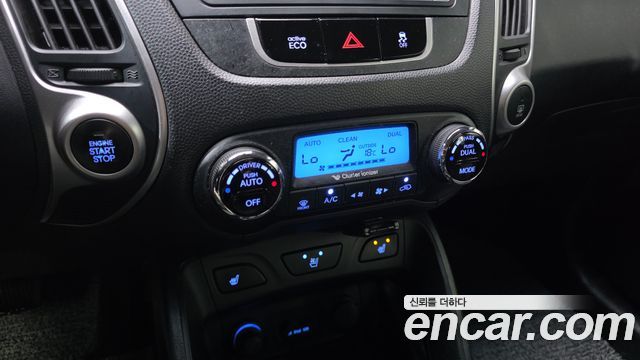 Hyundai Tucson ix Diesel 2WD LX20 Smart-Pack 2013 — фото 30