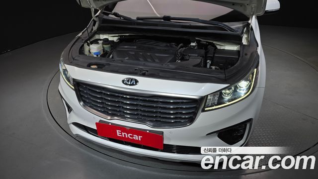 Kia Carnival 9-Seater Prstige 2019 — фото 6