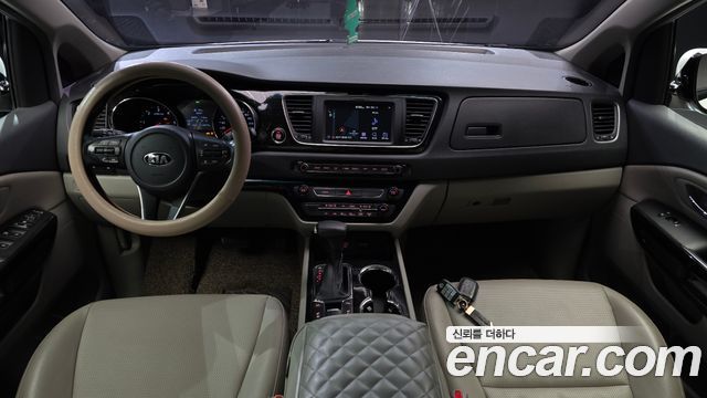 Kia Carnival 9-Seater Prstige 2019 — фото 7