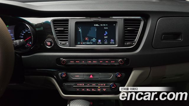 Kia Carnival 9-Seater Prstige 2019 — фото 14