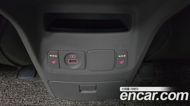Kia Carnival 9-Seater Prstige 2019 — фото 16