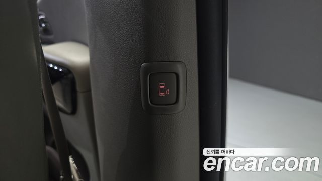 Kia Carnival 9-Seater Prstige 2019 — фото 17
