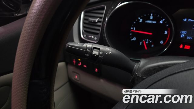 Kia Carnival 9-Seater Prstige 2019 — фото 28