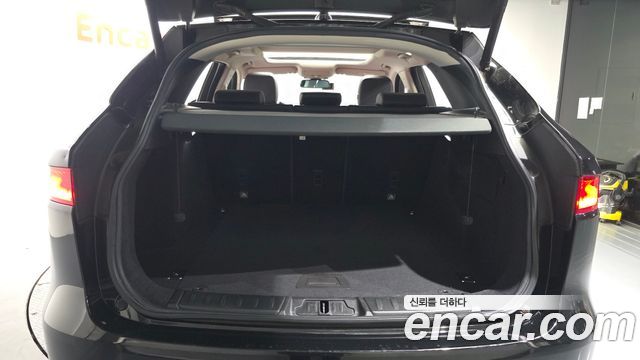 Jaguar F-PACE 20d R-Sport 2017 — фото 24