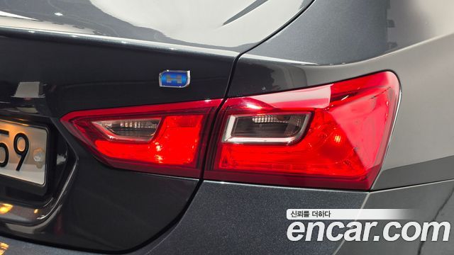 Chevrolet Malibu 1.8 Hybird LT Deluxe 2017 — фото 29