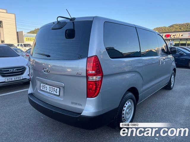 Hyundai Grand Starex Van 3-Seater Style 2020 — фото 4