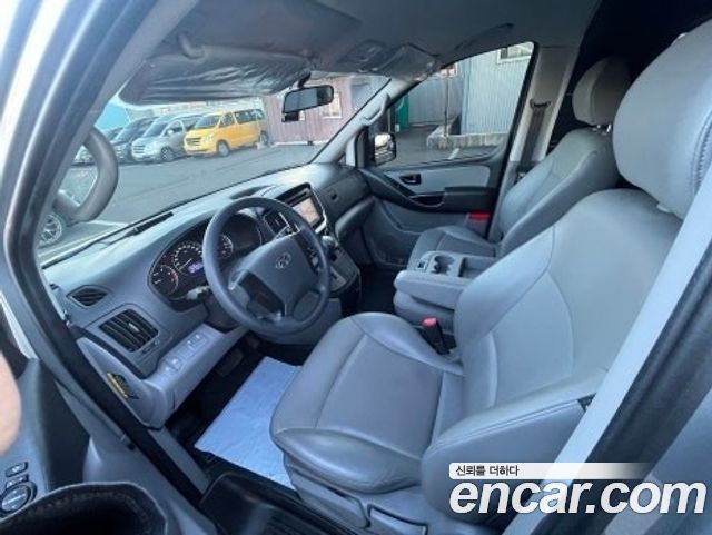 Hyundai Grand Starex Van 3-Seater Style 2020 — фото 10