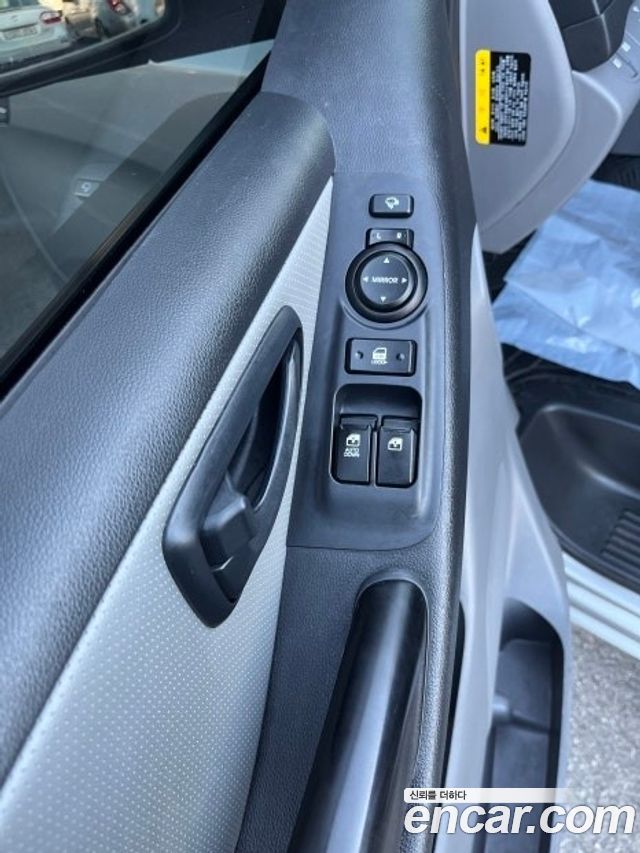 Hyundai Grand Starex Van 3-Seater Style 2020 — фото 11