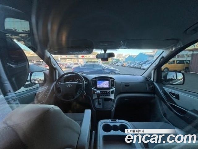 Hyundai Grand Starex Van 3-Seater Style 2020 — фото 12