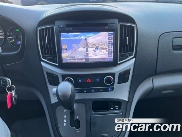 Hyundai Grand Starex Van 3-Seater Style 2020 — фото 13