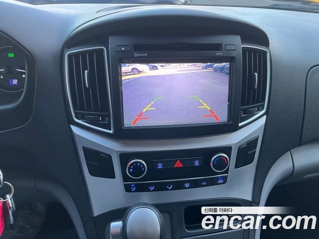 Hyundai Grand Starex Van 3-Seater Style 2020 — фото 14