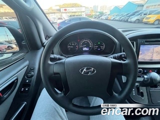 Hyundai Grand Starex Van 3-Seater Style 2020 — фото 16
