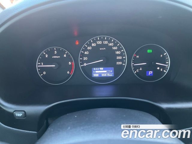 Hyundai Grand Starex Van 3-Seater Style 2020 — фото 18