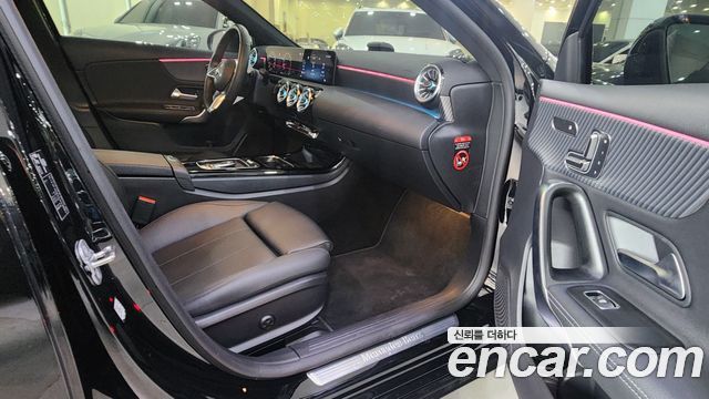 Mercedes-Benz A-Class (W177) A220 Hatchback 2026 — фото 16