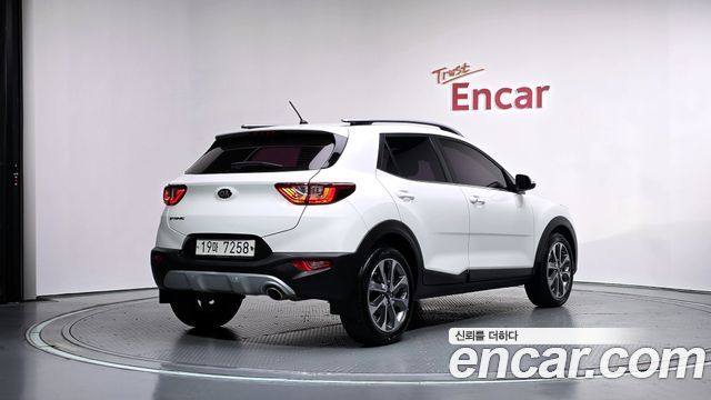 Kia Stonic 1.4 Trendy 2018 — фото 2