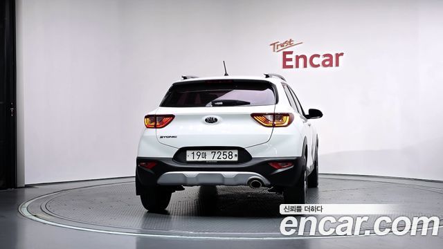 Kia Stonic 1.4 Trendy 2018 — фото 4