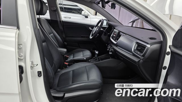 Kia Stonic 1.4 Trendy 2018 — фото 11