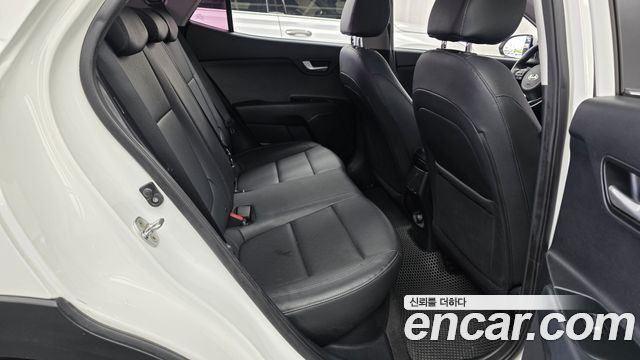 Kia Stonic 1.4 Trendy 2018 — фото 12