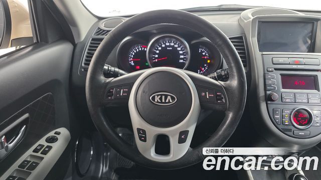 Kia Soul 1.6 GDI Luxury Standard 2012 — фото 13