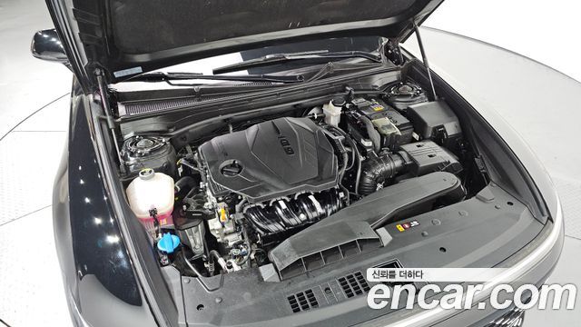 Hyundai Grandeur (GN7) 2,5 Gasoline 2WD Exclusive 2023 — фото 6