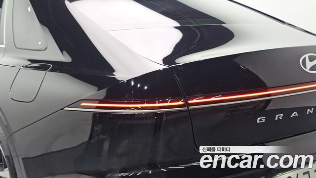 Hyundai Grandeur (GN7) 2,5 Gasoline 2WD Exclusive 2023 — фото 23