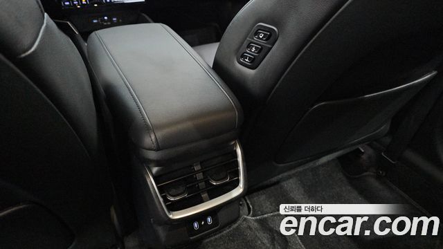 Hyundai Grandeur (GN7) 2,5 Gasoline 2WD Exclusive 2023 — фото 31