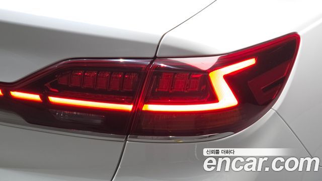 Kia K7 Premier 2.5 GDI Noblesse 2020 — фото 23