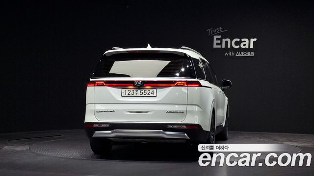 Kia Carnival (IV) Diesel 7-Seater Signature 2021 — фото 4