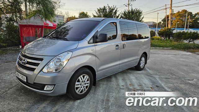 Hyundai Grand Starex 5-Seater VAN CVX Luxury