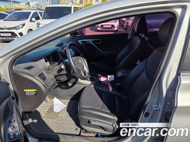 Hyundai Avante 1.6 VGT Smart Standard 2016 — фото 5