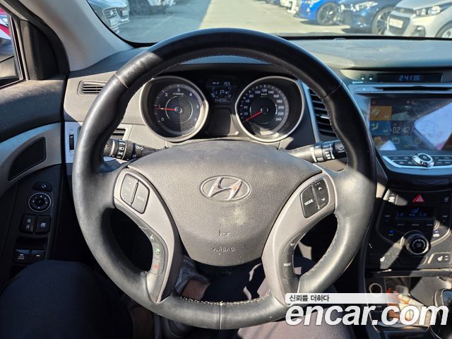 Hyundai Avante 1.6 VGT Smart Standard 2016 — фото 6
