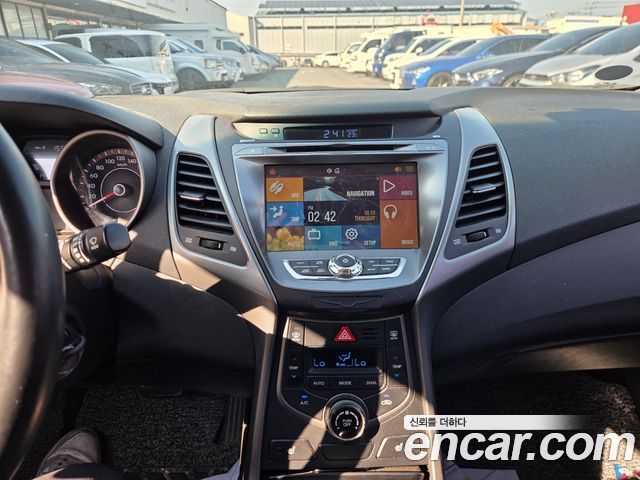 Hyundai Avante 1.6 VGT Smart Standard 2016 — фото 8