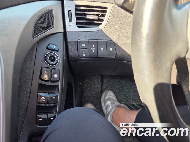 Hyundai Avante 1.6 VGT Smart Standard 2016 — фото 10
