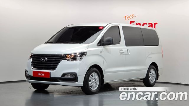 Hyundai Grand Starex Van 3-Seater Smart