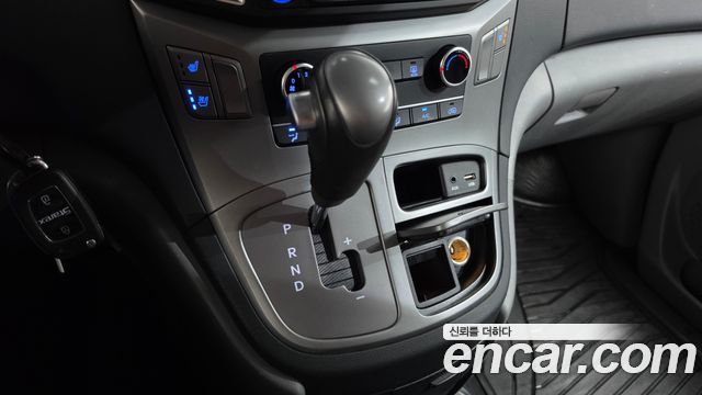 Hyundai Grand Starex Van 3-Seater Smart 2021 — фото 9