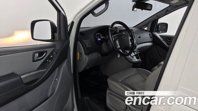 Hyundai Grand Starex Van 3-Seater Smart 2021 — фото 10