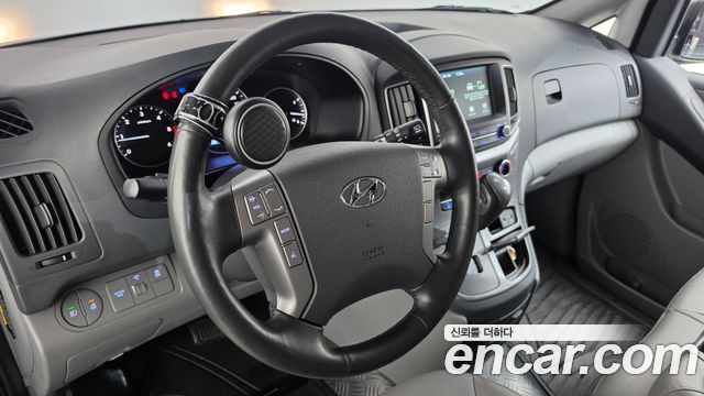 Hyundai Grand Starex Van 3-Seater Smart 2021 — фото 13