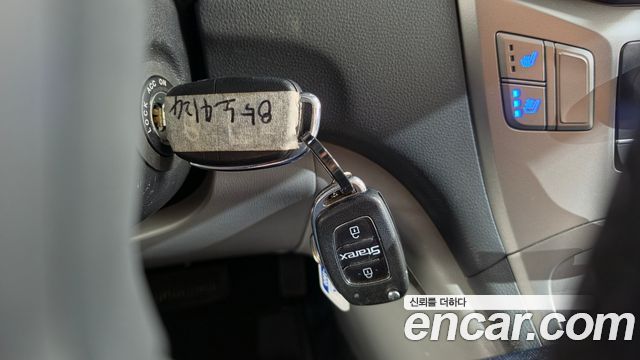 Hyundai Grand Starex Van 3-Seater Smart 2021 — фото 17