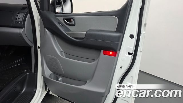 Hyundai Grand Starex Van 3-Seater Smart 2021 — фото 24