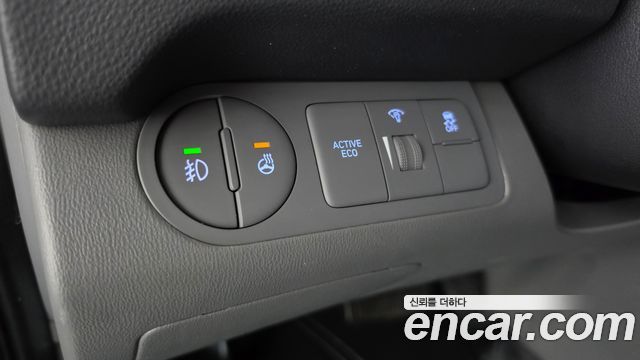 Hyundai Grand Starex Van 3-Seater Smart 2021 — фото 27