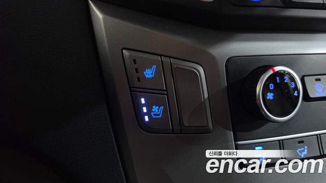 Hyundai Grand Starex Van 3-Seater Smart 2021 — фото 28
