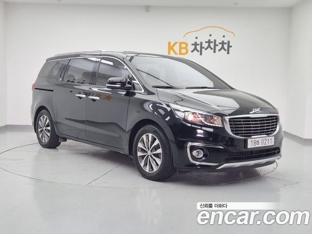 Kia Carnival 9-seater Luxury 2017 — фото 2