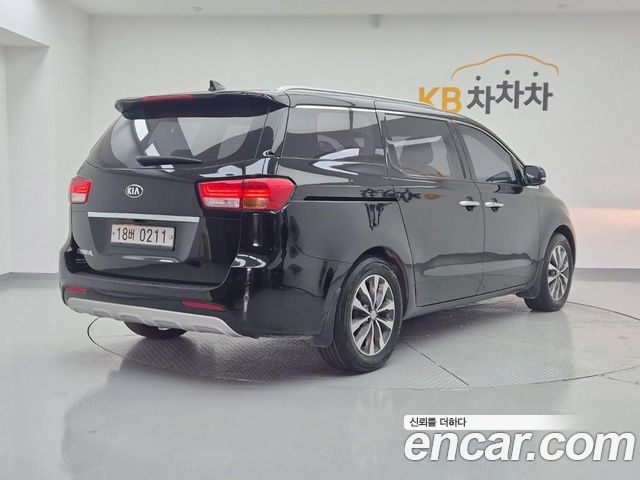 Kia Carnival 9-seater Luxury 2017 — фото 4