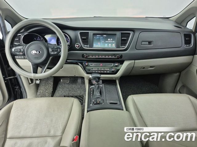 Kia Carnival 9-seater Luxury 2017 — фото 5