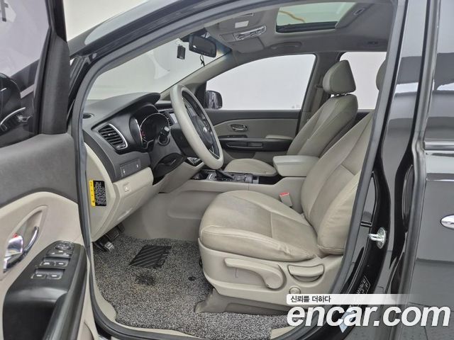 Kia Carnival 9-seater Luxury 2017 — фото 15