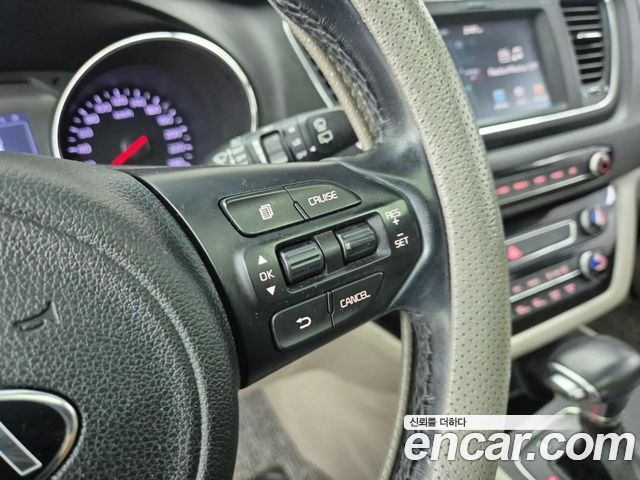 Kia Carnival 9-seater Luxury 2017 — фото 20