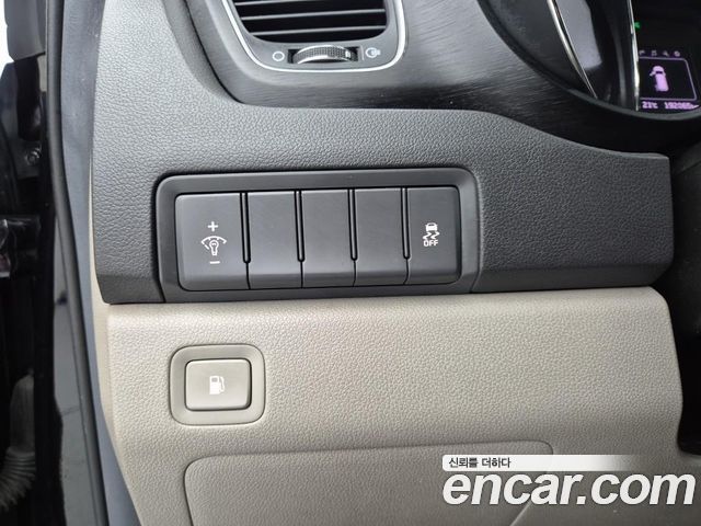 Kia Carnival 9-seater Luxury 2017 — фото 21