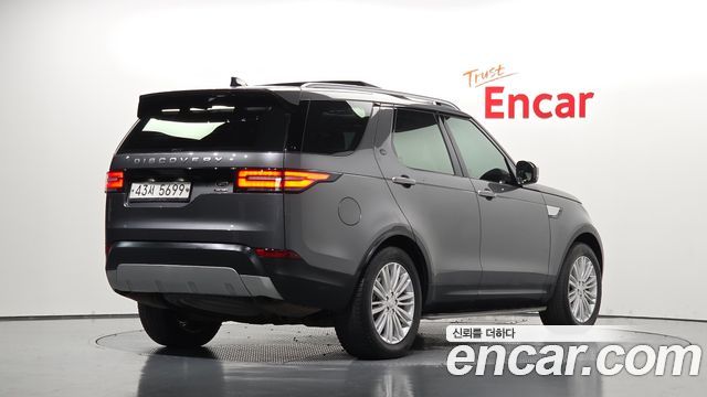 Land Rover Discovery 5 3.0 TD6 HSE Luxury 2017 — фото 2