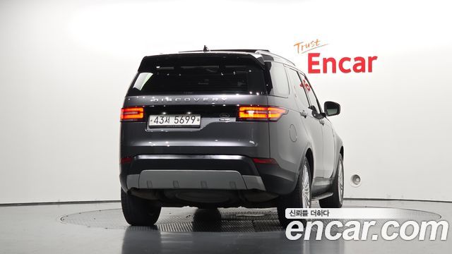 Land Rover Discovery 5 3.0 TD6 HSE Luxury 2017 — фото 4