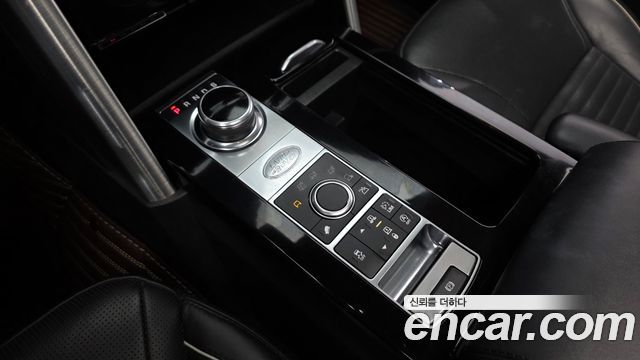 Land Rover Discovery 5 3.0 TD6 HSE Luxury 2017 — фото 9